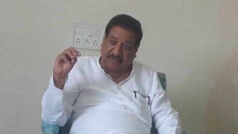 कोरोनाच्या दुसऱ्या लाटेचा फटका महाराष्ट्राला बसला; केंद्राकडून रुग्णसंख्येवर लशीचा पुरवठा व्हावा पृथ्वीराज चव्हाणांची मागणी