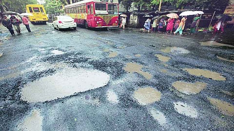 कोकण मार्गावरील खड्ड्यांची 22 ऑगस्टपर्यंत दुरुस्ती