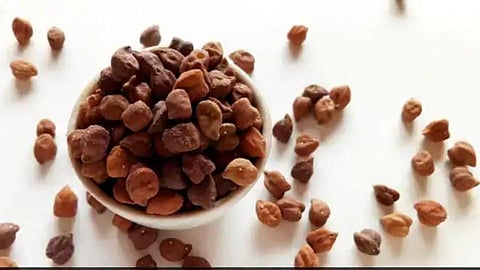 अशक्तपणा दूर करण्यासाठी खा काळा हरभर; साखरेची पातळीही ठेवताे नियंत्रणात