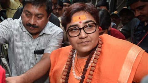 तीनवेळा ताकीद दिल्यानंतर साध्वी प्रज्ञासिंह सुनावणीला हजर