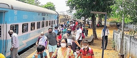 mumbai workers come konkan sindhudurg