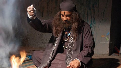 fake man did fraud with farmer in chandrapur