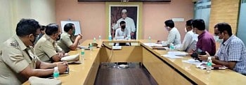 Review of Corona in Sangamner city and taluka by the Revenue Minister