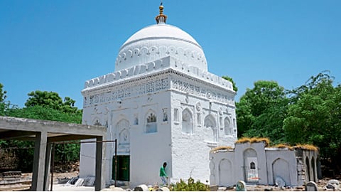 सय्यद सादात दर्गा.