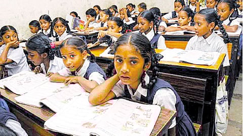 शाळा सुरू; पण गणवेश जुनाच