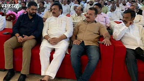 ही दाेस्ती तुटायची नाय! "आम्ही एकत्र येऊ नये का'? शशिकांत शिदें