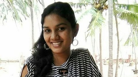 श्रुती बडोले यांनी शिष्यवृत्ती अर्ज घेतला मागे