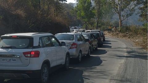 ten thousand tourists rush of Sinhagad on Sunday