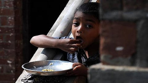 भारतातील कुपोषणाचा रिपोर्ट धक्कादायक ! राष्ट्रीय पोषण आहार सर्वेक्षणातून धक्कादायक माहिती आली समोर