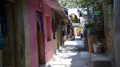 सिव्हिल रुग्णालय परिसरातील कामगारांची वसाहत