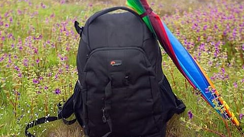 Tourism tips on bag packing