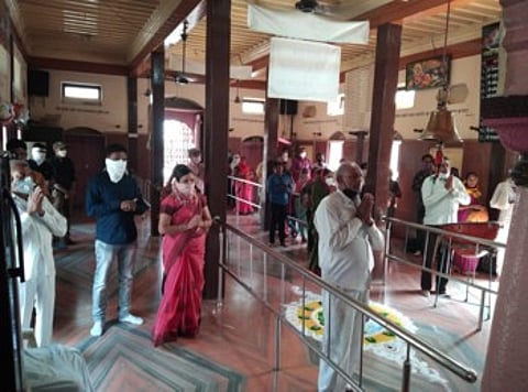 Two thousand devotees have visited the Datta temple in Sarangkheda in three days.jpg