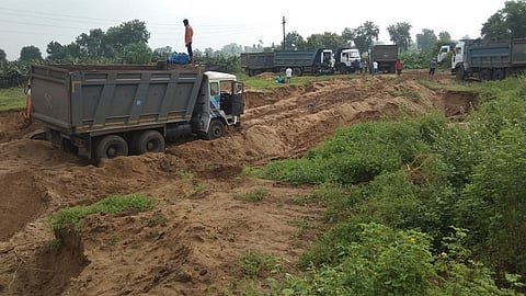 Large scale sand smuggling is going on at nagpur district