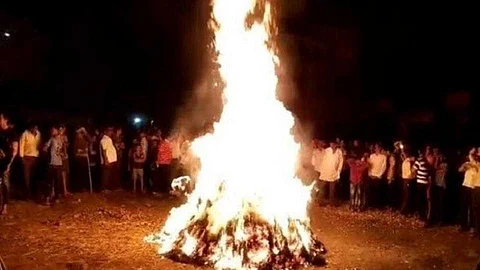 holi