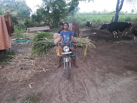 Read what the daughter does for the father