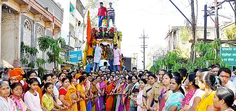 At Sangamner, women draw the chariot of Hanumanta
