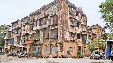 वरळी बीडीडी चाळीच्या पुनर्विकासाला येणार गती; लवकरच संक्रमण शिबिरे उभारण्यात येणार