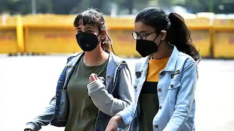 कोरोनाबाबतची हलगर्जी तरुणांना भोवतेय! 'या' तीन वयोगटातील रुग्णांची संख्या लाखावर