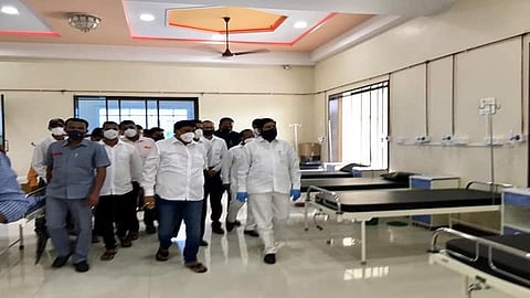 बदलापूरकरांना बाप्पा पावला; कोव्हिड रुग्णालयाचे पालकमंत्र्यांनी केले उद्घाटन