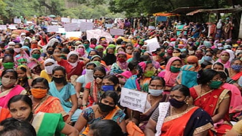 Chhatrapati Shasan Mahila Sanghatana staged a agitation at the District Collector Office kolhapur