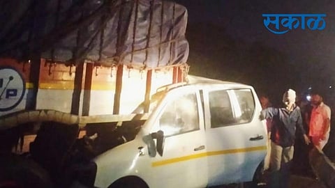 पुणे बंगळूर राष्ट्रीय महामार्गावर भीषण अपघात; दाेन युवक ठार, दोघे गंभीर जखमी