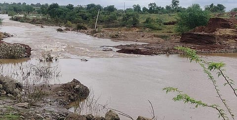 'भाजपच्या काळात जलयुक्त शिवार योजनेतून झालेल्या निकृष्ट कामांची चौकशी करावी'