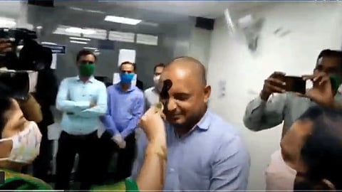 women protest on bajaj finance office kolhapur