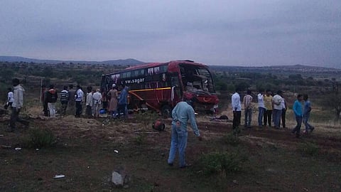 Beed News private bus accident near Ashti