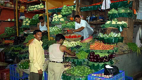 गृहिणींना मोठा दिलासा, डिसेंबर महिन्यात पालेभाज्या, कांदे, बटाट्याचे दर 40 टक्क्यांनी घसरले