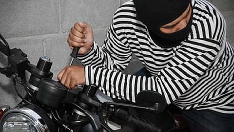 two wheelers thieves gang are active in Amravati
