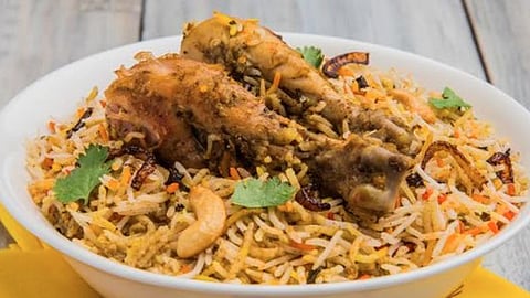 वीकएण्ड हॉटेल :  बिर्याणी - एक क्लासिक डिश