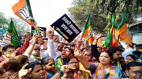 वीज बिलाविरोधात भाजप आक्रमक, मुंबईत अनेक भागात कार्यकर्त्यांचा ठिय्या