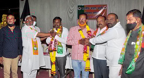 Two political groups in Shrirampur BJP