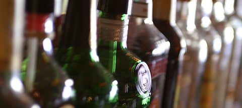 "लॉकडाउन'मध्ये मद्य तस्करी...दुकानानंतर गुदामाचा परवानाही रद्द !