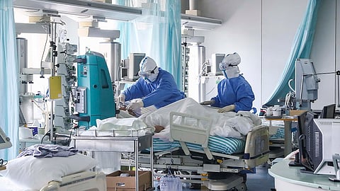 coronavirus china 1,700 medical officers get infected 6 dead