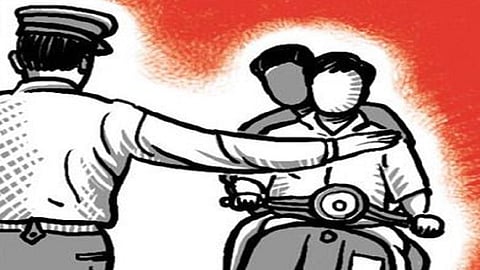 citizens answered by a police and employee of government in kolhapur related to corona