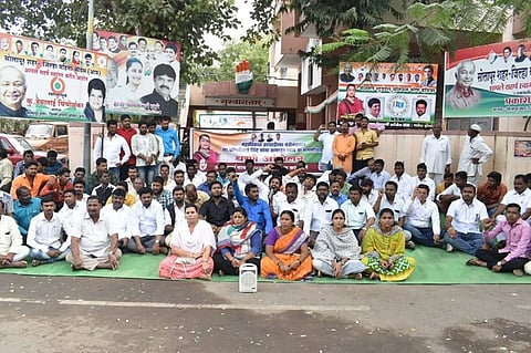 वाद पेटला... प्रणिती शिंदेंना मंत्रीपद न दिल्यास पुतळे जाळणार