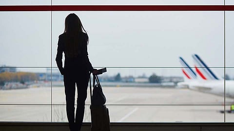 धक्कादायक : 'ती' कोरोना पॉझिटिव्ह, तरी दुबईला गेली कशी?