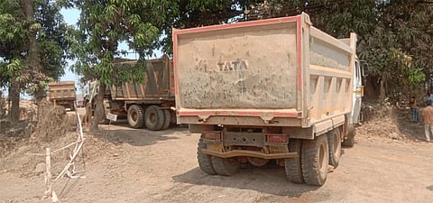 contractor stop work because central government stopped the bills