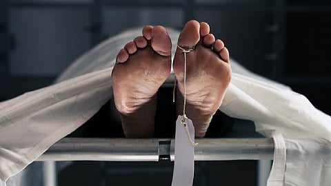 after 10 hours corona infected grandfather was cremated for Baitulmal Committee