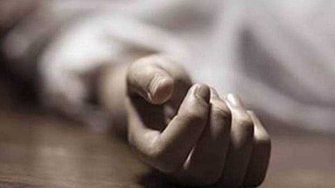 4 years daughters died due to hot water in nagpur