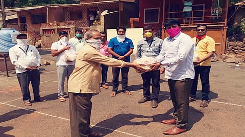 Devarukh unions collected 50 thousand rupees in poor people kokan marathi news