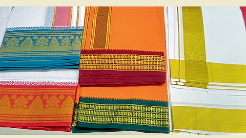 पुण्यात धोतराची उलाढाल कोटीच्या घरात