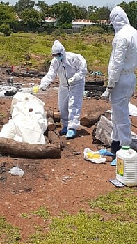 सुनेच्या मनोधैर्याची प्रशंसा... पीपीई कीट घालून दिला अग्निडाग !