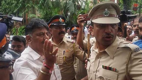 Police and DK Shivkumar