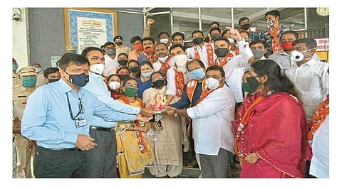 गणेश मूर्तींचे विसर्जन कुठं करायचं? शिवसेनेचा सवाल