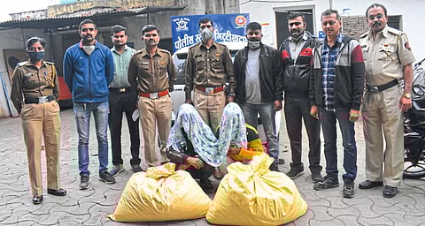Four lakh cannabis seized from car Crime marathi news