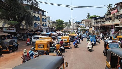 social distance problems faced in market of ratnagiri