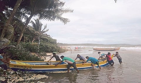 Sindhudurg district Businesses that depend on fishing are also in crisis