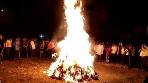 festival of holi shimga in konkan with 25 people present at home in ratnagiri